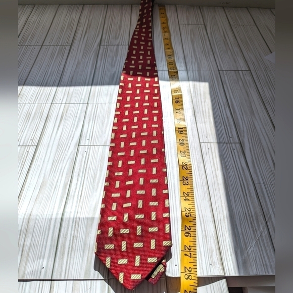 Balmain Vintage Couture Geometric Print Silk Men's Necktie in Red and Gold - Picture 10 of 11
